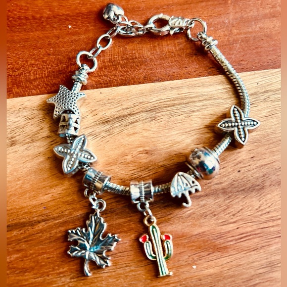 925 Sterling Silver Whimsical Charm Bracelet Star Maple Cactus Umbrella & Clover - Picture 4 of 11